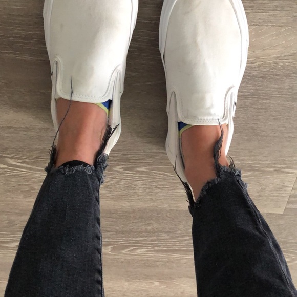 Black high-rise skinny jeans - Picture 2 of 3